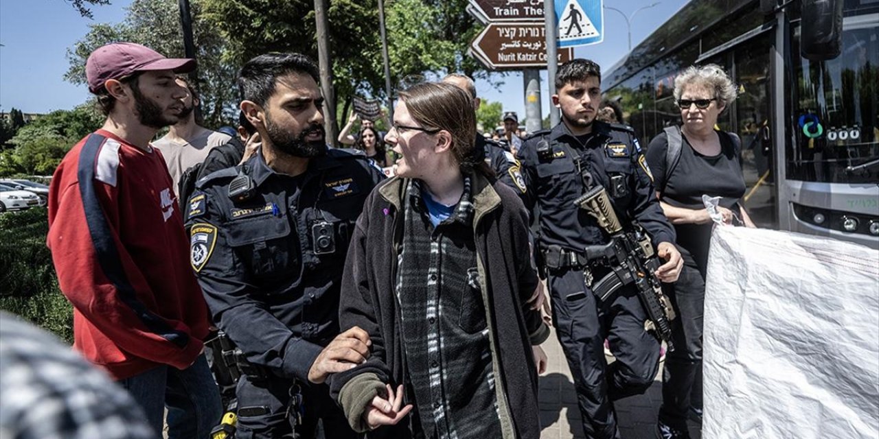 İsrail'in Gazze'ye Yönelik Saldırılarını Protesto Eden 3 İsrailli Aktivist Gözaltına Alındı