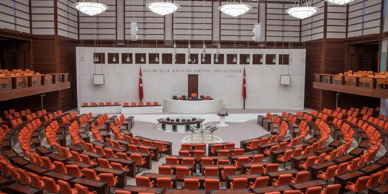 Türk Demokrasi Tarihinin Kara Lekesi "27 Nisan"ın Üzerinden 18 Yıl Geçti