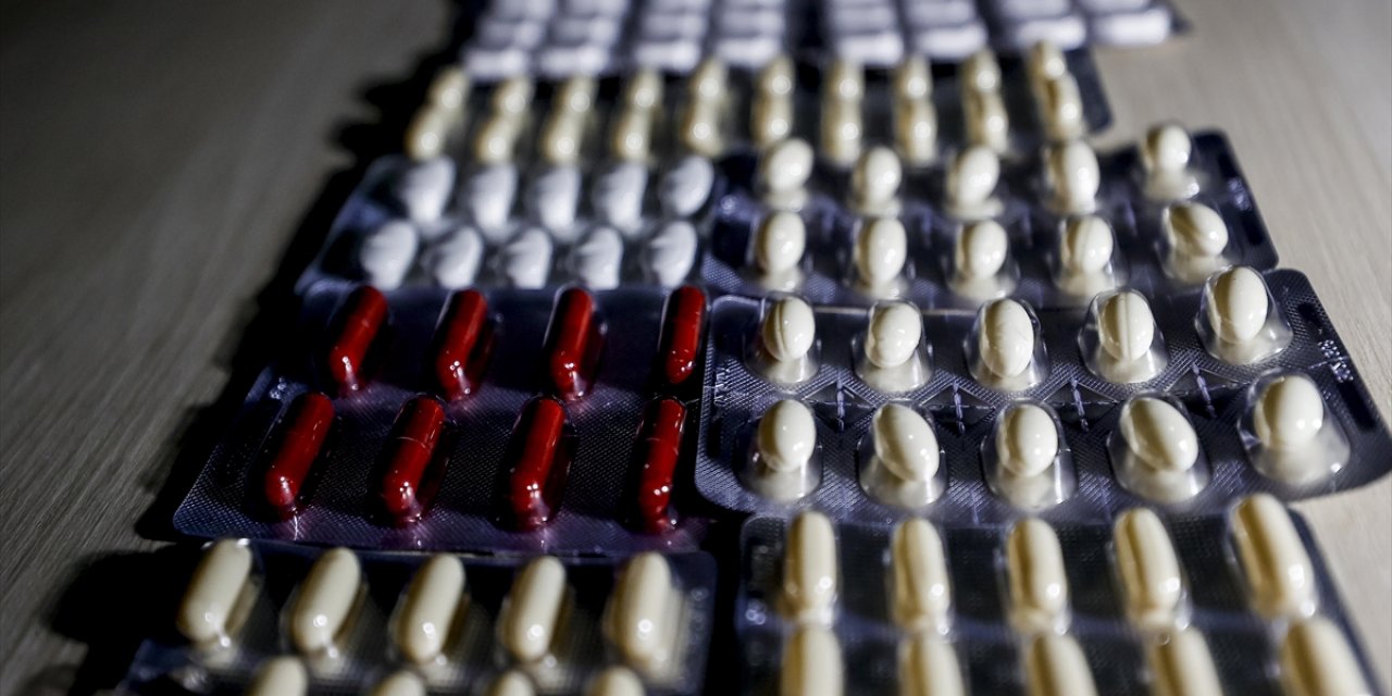 Türk İlaç Sanayi Sektörü Kutu Bazında Ülkede Kullanılan İlaçların Yüzde 90'ını Üretiyor