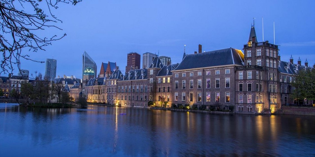 Hollanda'da Halka "Elektrik Kullanımını Azaltın" Çağrısı Yapıldı