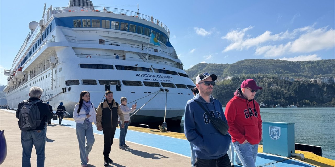 Rusya'dan 944 Kruvaziyer Yolcusu Amasra'ya Geldi