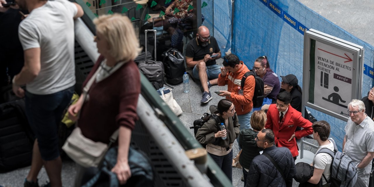 İspanyol Uzman, Elektrik Kesintilerinin Sebebini "Nükleer Enerjiyi İhmal" ve "Siber Saldırı" Olarak Görüyor