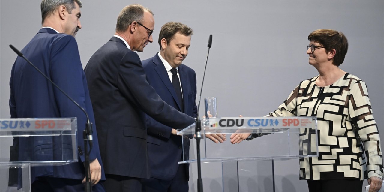 Almanya'da Sosyal Demokrat Parti, Hristiyan Birlik Partileriyle Koalisyon Anlaşmasını Onayladı