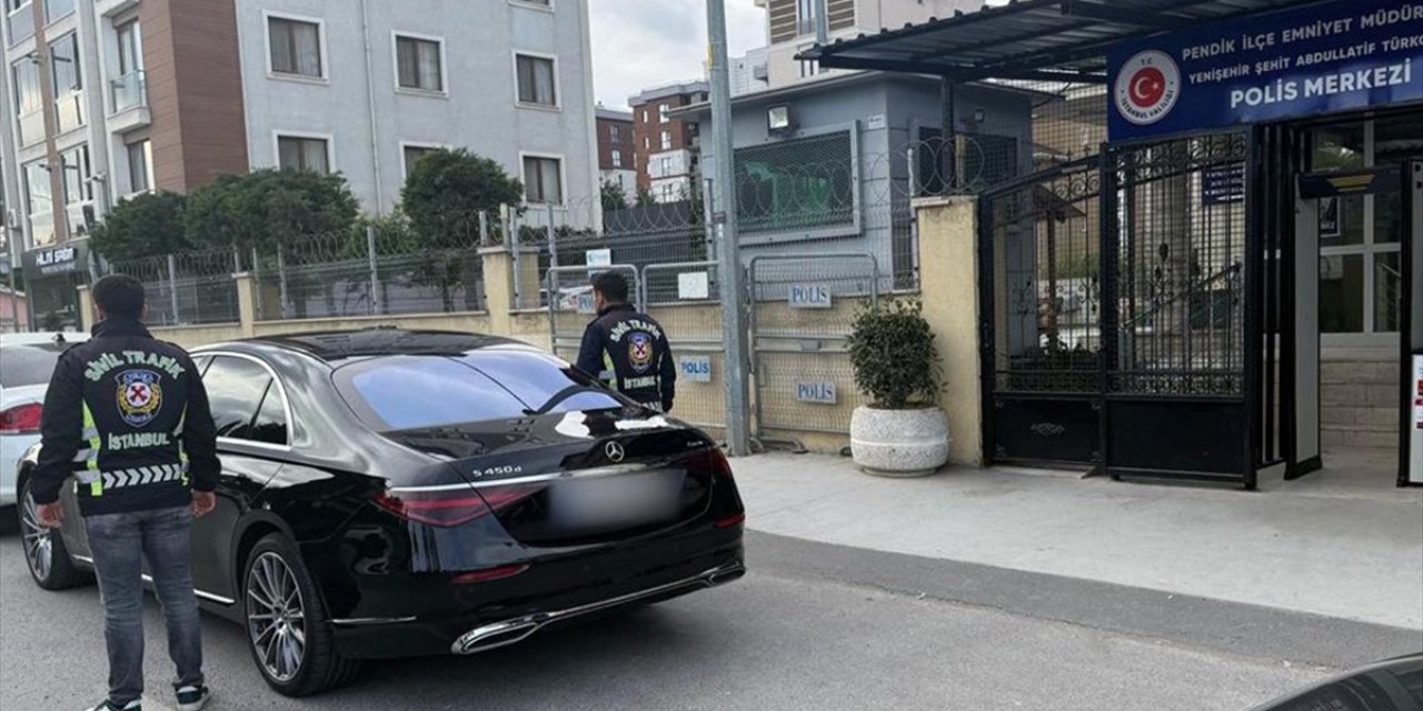 İstanbul'da Usulsüz Çakar Kullanılan Aracın Geçiş Üstünlüğü Hakkı İptal Edildi