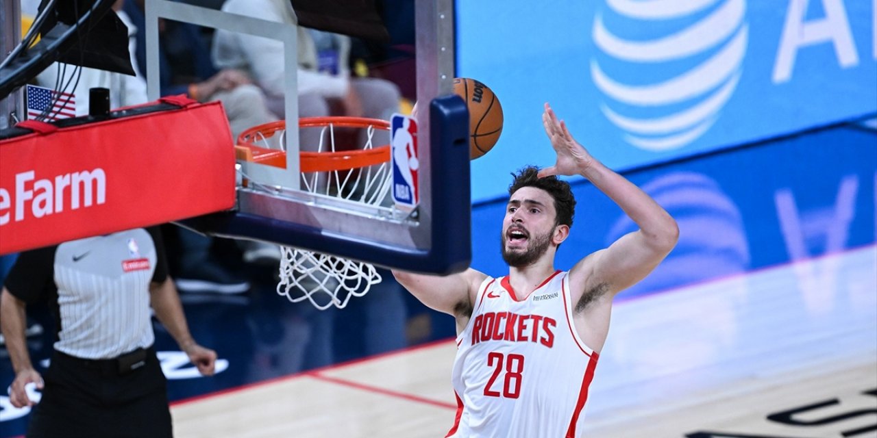 Alperen Şengün, Warriors'a Karşı "Triple-double"ın Kıyısından Döndü