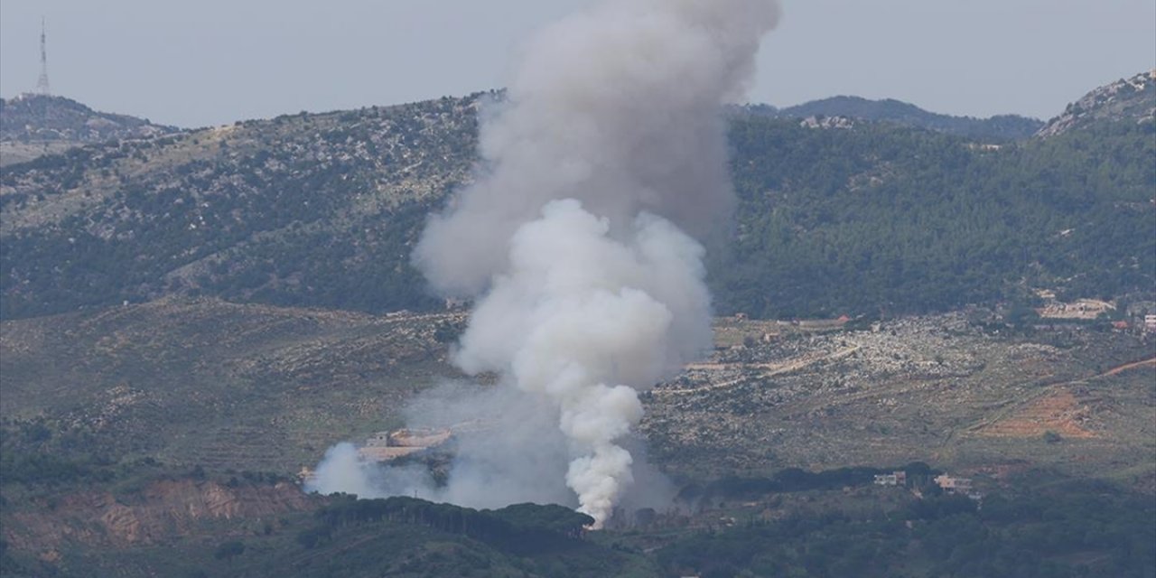İsrail'in Lübnan'da Bir Kamyonete Düzenlediği Hava Saldırısında 3 Kişi Öldü