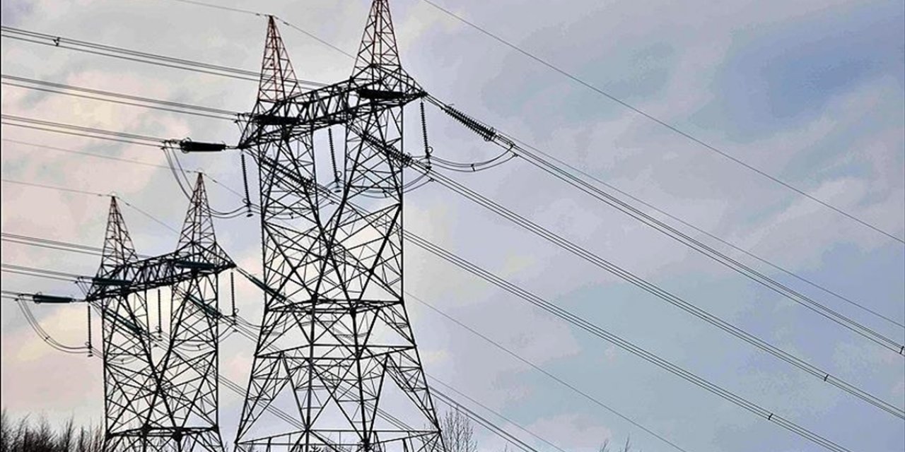Türkiye'nin Elektrik İletim ve Dağıtım Hatlarında Kesintiye Neden Olacak Sorun Bulunmuyor