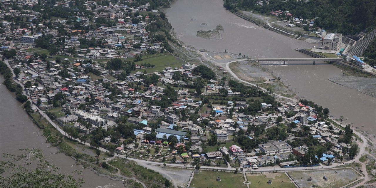Azad Cammu Keşmir'de, Hindistan Sınırına Yakın Oturanlara "Yiyecek Stoklamaları" Çağrısı