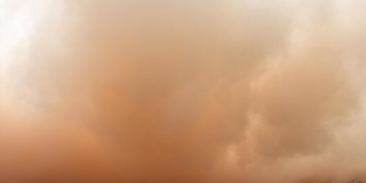 İran’da Kum Fırtınası 802 Kişiyi Hastanelik Etti