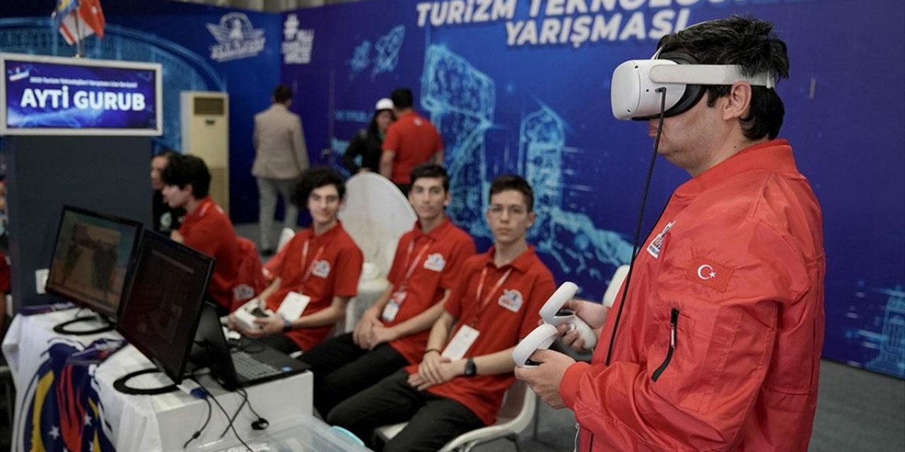 Kıbrıslı Öğrencilerin Sanal Gerçeklik Projesi, Bellapais Manastırı'nı Teknofest Ziyaretçileriyle Buluşturuyor