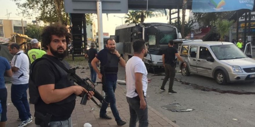 Adana'da Çevik Kuvvet Otobüsüne Bombalı Saldırı: Çok Sayıda Yaralı Var