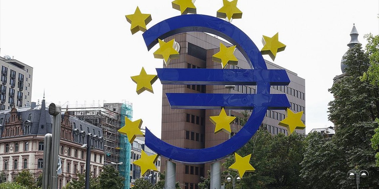 Avro Bölgesi Ekonomisi Nisanda Sınırlı Büyüdü