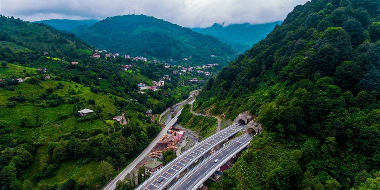 Bakan Uraloğlu, 23 Yılda 740 Kilometre Uzunluğunda 430 Yeni Tünel İnşa Edildiğini Bildirdi