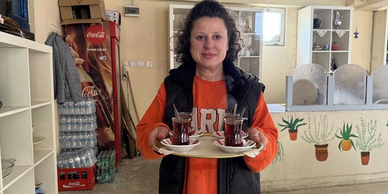 "Kahveci Seval" Çalışma Azmiyle Çevresine Örnek Oluyor