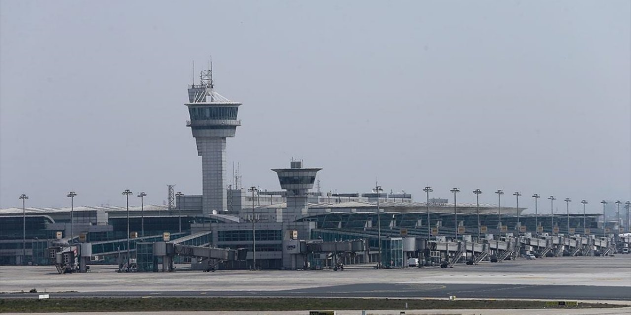 Bakan Kacır, Atatürk Havalimanı Terminal Binaları'nın "Teknopark" İlan Edildiğini Duyurdu