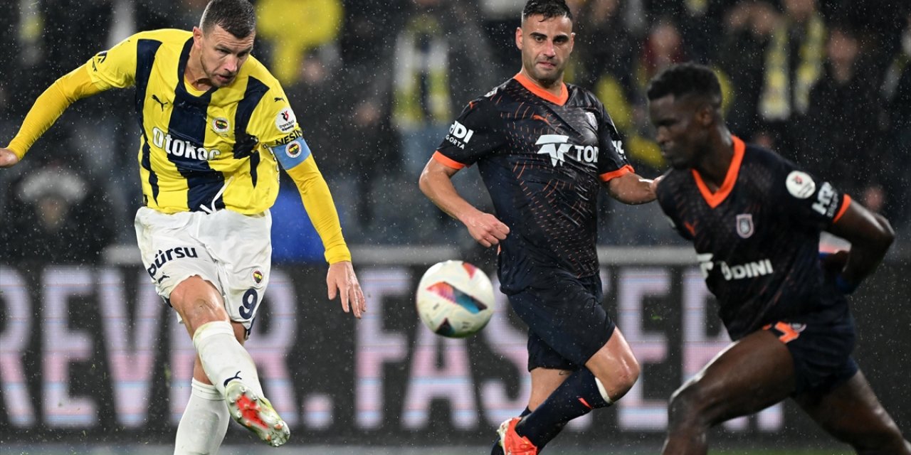 Fenerbahçe, Süper Lig'de Yarın Rams Başakşehir'e Konuk Olacak