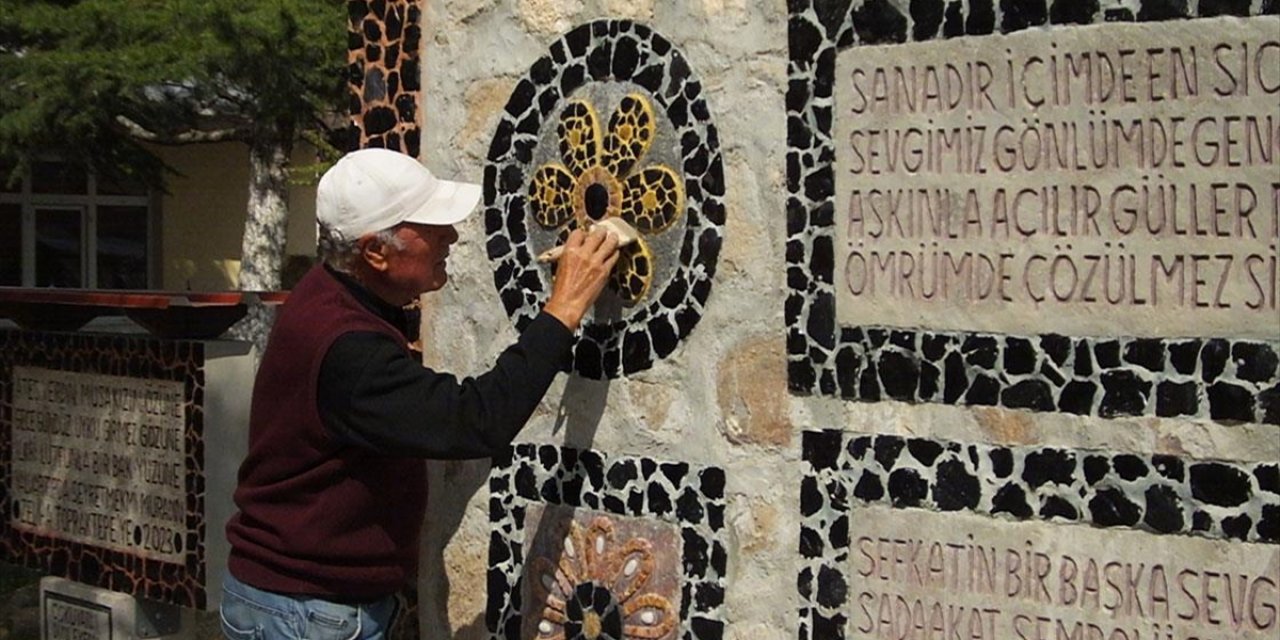 Emekli İşçi, Dağlardan Topladığı Volkanik Taşlarla Evinin Bahçesine Sanat Duvarı Yaptı