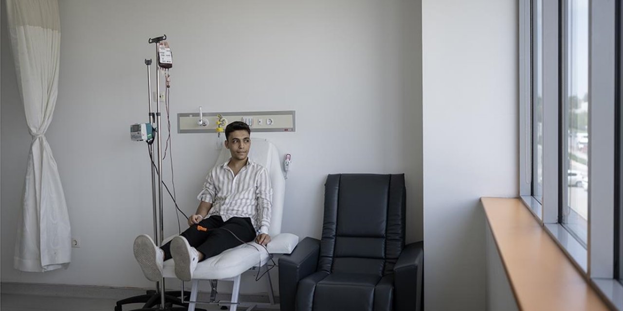 Talasemi Hastası Genç Düzenli Tedaviyle Yaşamını Sürdürüyor