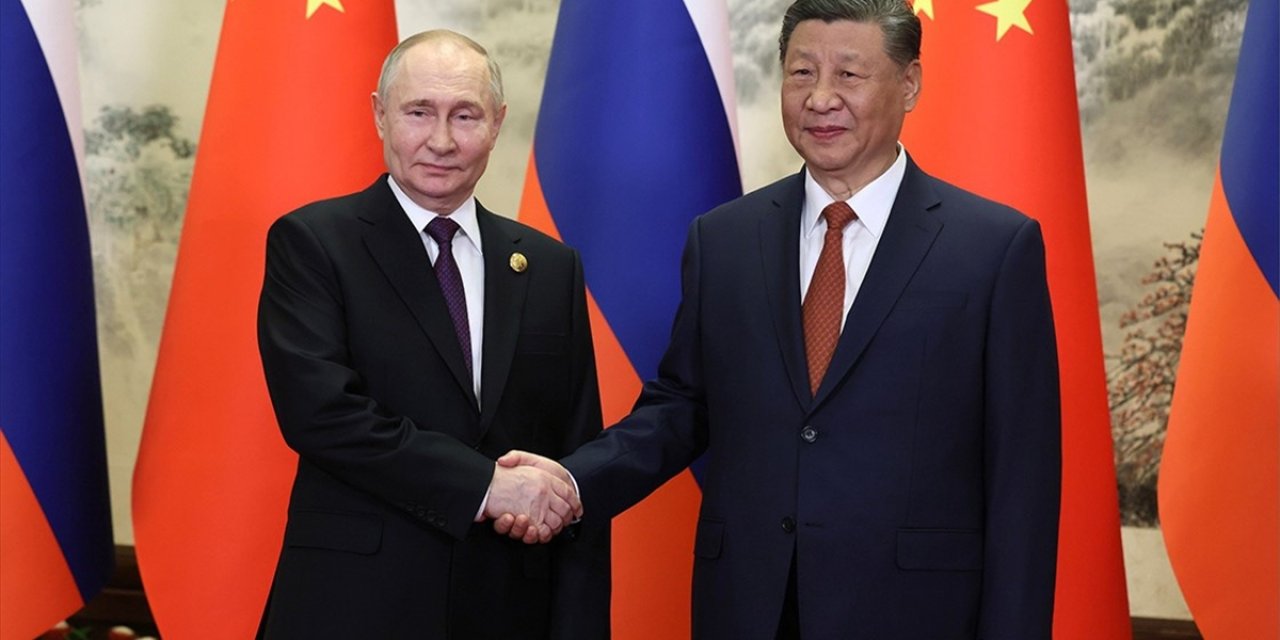 Rusya ve Çin Liderleri Moskova'da Bir Araya Geldi