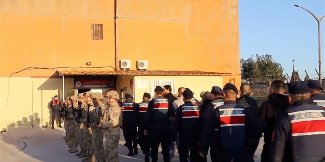 Organize Suç Örgütlerine Yönelik 3 İldeki Operasyonlarda 7 Şüpheli Tutuklandı