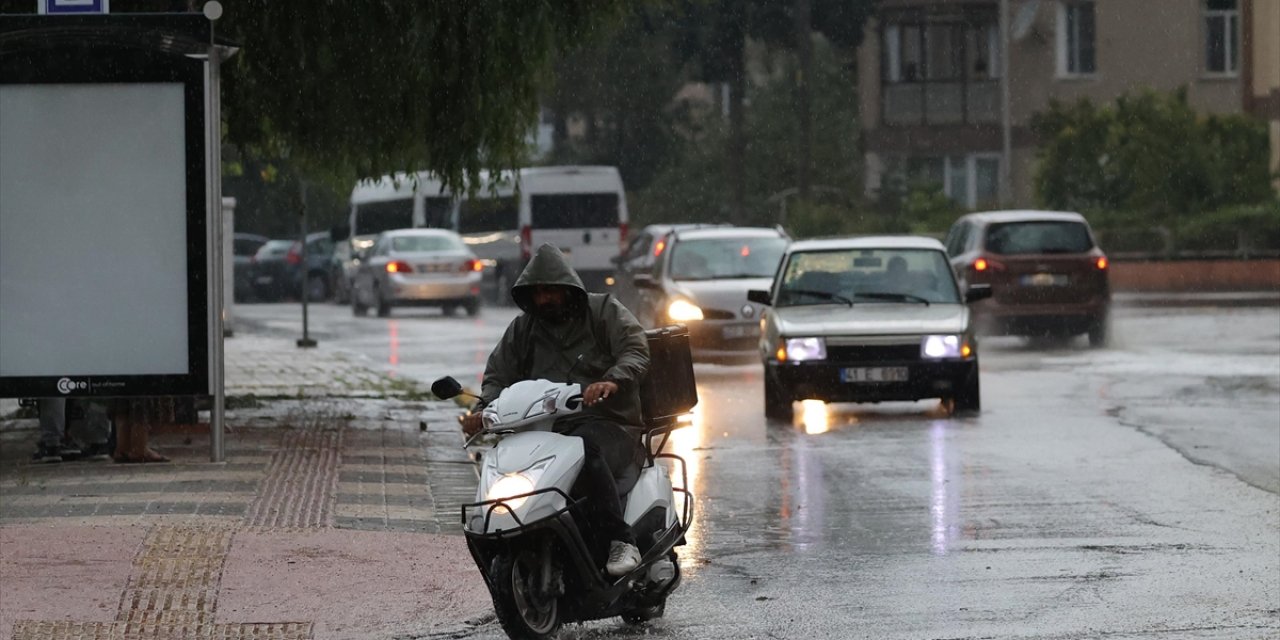 Edirne ve Kırklareli İçin Kuvvetli Sağanak, İç Kesimler İçin Fırtına Uyarısı