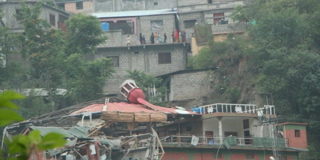 Hindistan: Pakistan'ın Askeri Eylemlerine "Çok Sert" Yanıt Verilecek