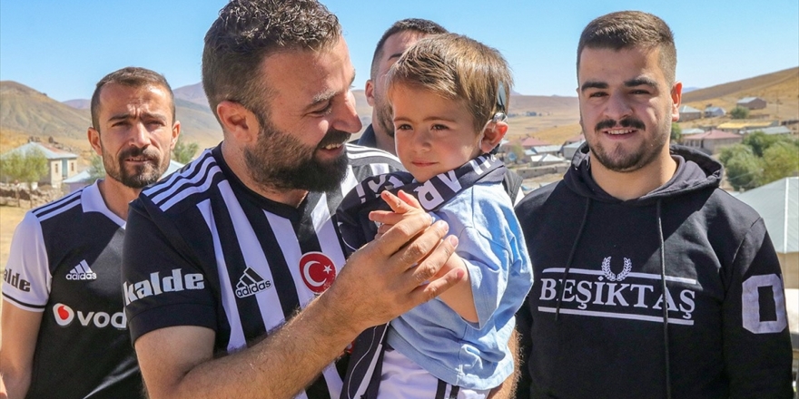 2,5 Yaşında Sesle Tanışan Yusuf Vodafone Park'ta Maç İzleyecek