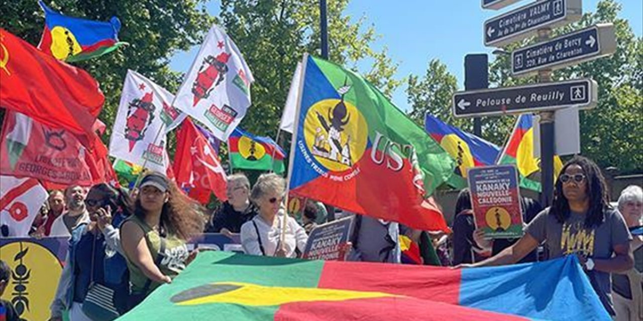 Yeni Kaledonyalı Bağımsızlık Yanlılarının Serbest Bırakılması İçin Paris'te Yürüyüş Düzenlendi