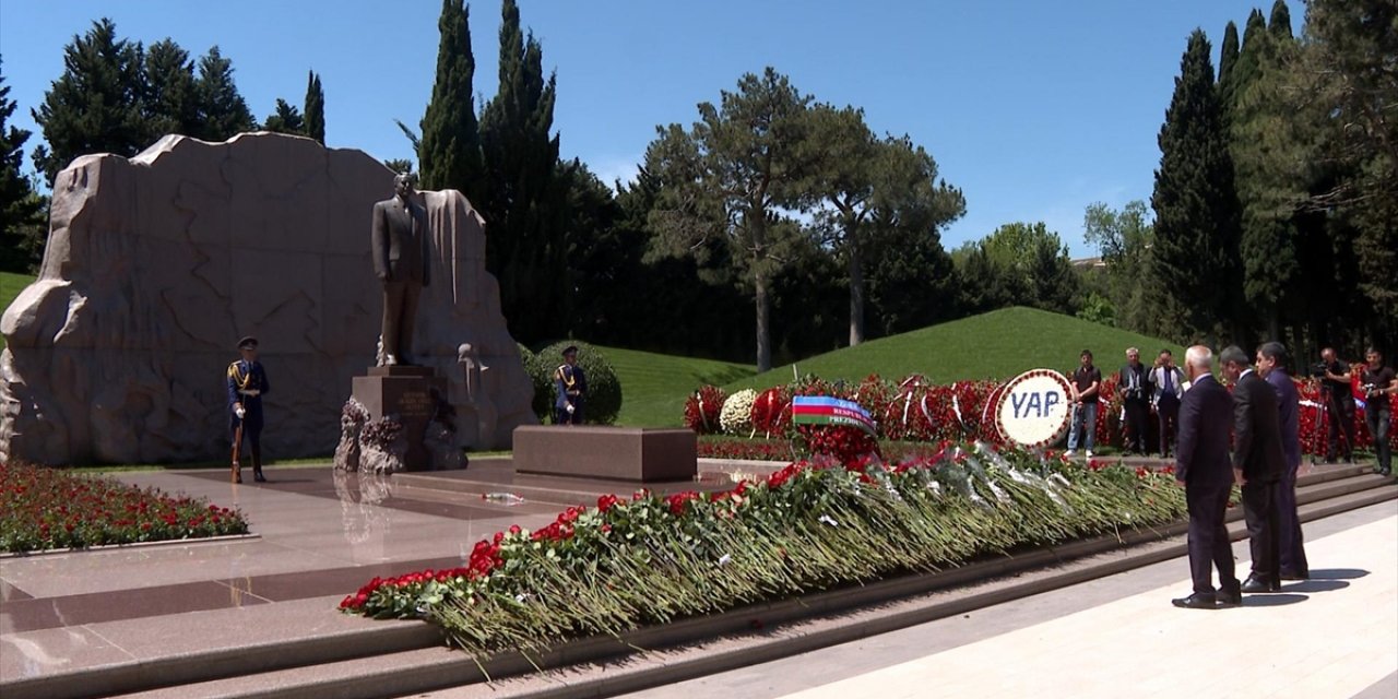 Haydar Aliyev, Doğumunun 102. Yılında Anıldı