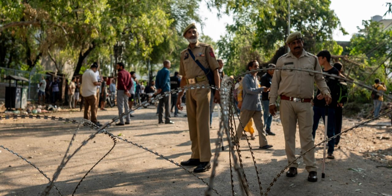 Pakistan ve Hindistan Ateşkes Konusunda Anlaştı