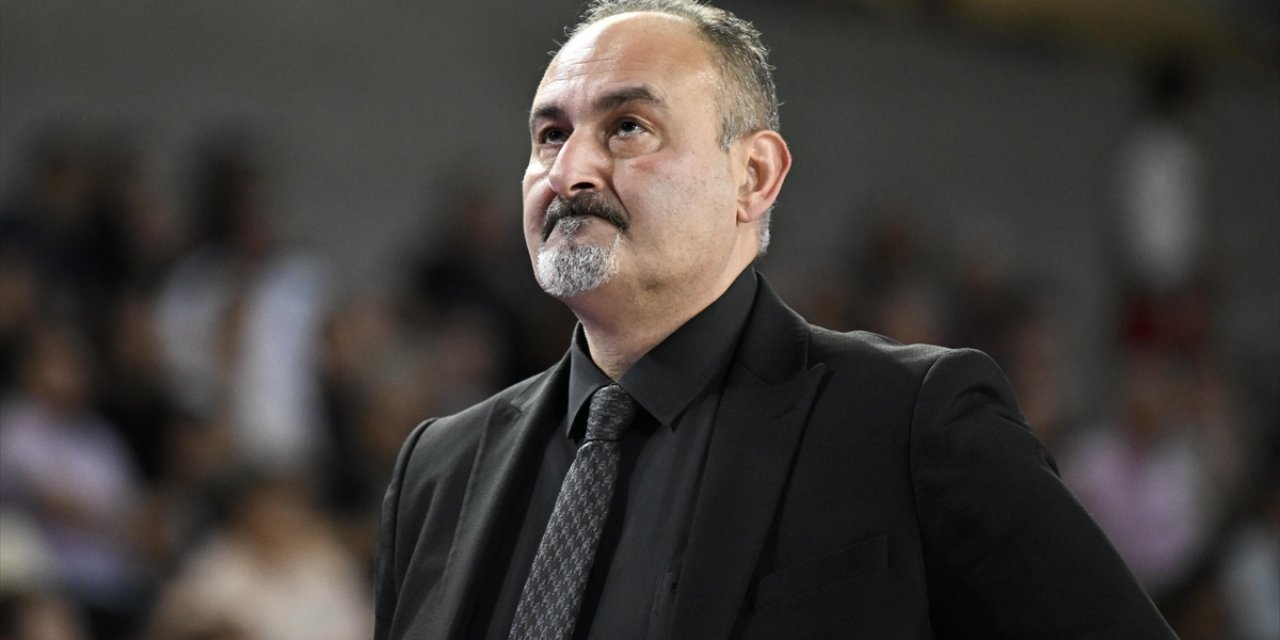 Selçuk Ernak, Polonya'da Normal Sezonun "En İyi Başantrenörü" Seçildi