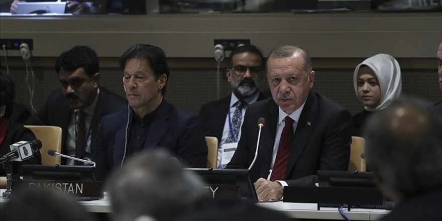 'Barış Dini İslam'ı Terörle Bir Araya Getirmek Çok Büyük İftiradır'