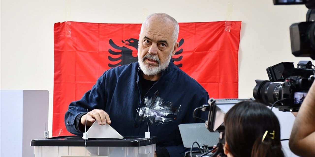 Arnavutluk'taki Genel Seçimde Başbakan Rama'nın Partisi Önde Gidiyor