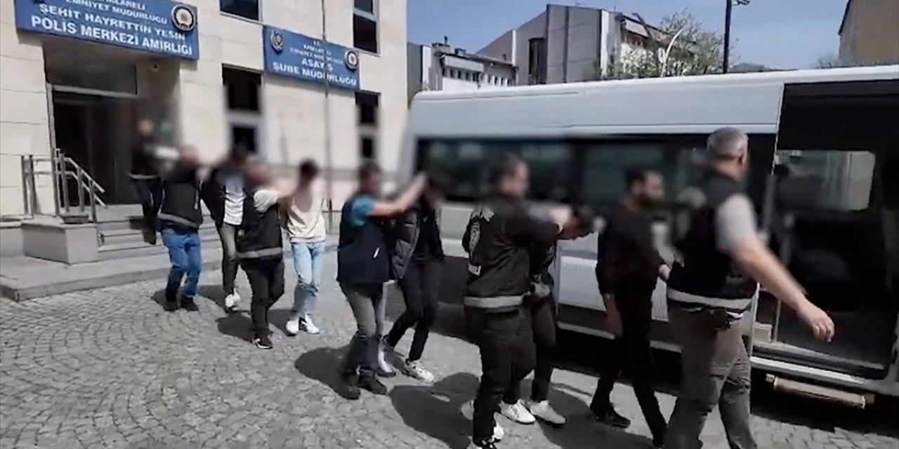 Dolandırıcılık Şebekesine Yönelik 17 İldeki Operasyonlarda 73 Şüpheli Tutuklandı