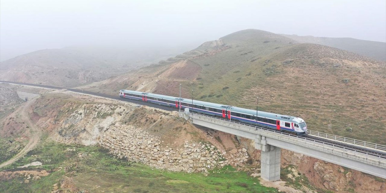 Siirt-Kurtalan Arasına 34 Kilometrelik Yeni Demir Yolu Hattı İnşa Edilecek