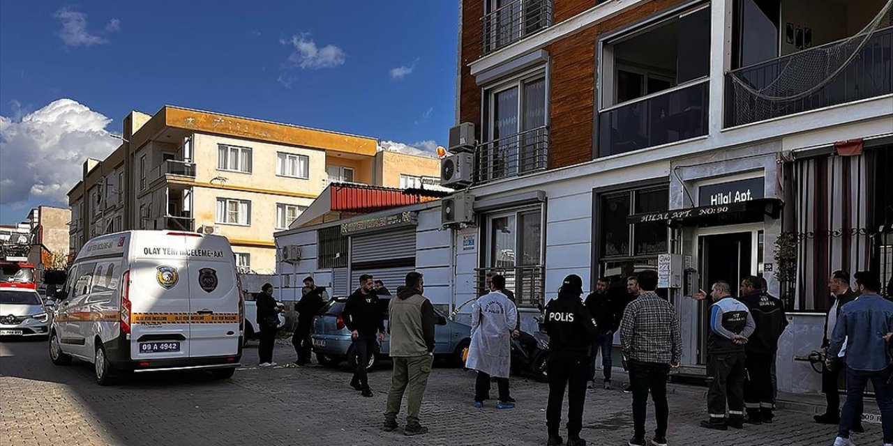 Aydın'da Evinde Çıkan Yangında Eşi ve 2 Çocuğu Ölen İtfaiye Eri Gözaltına Alındı