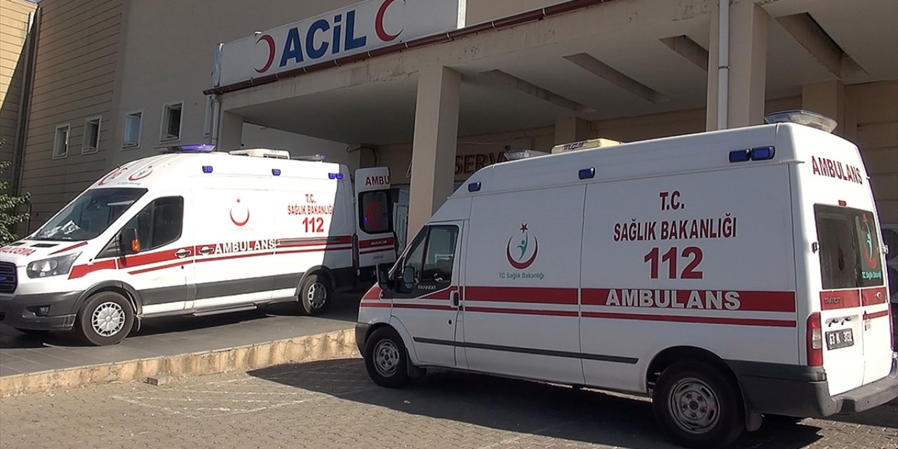 Şanlıurfa'da Öğretmenleri Taşıyan Minibüslerin Çarpıştığı Kazada 28 Kişi Yaralandı