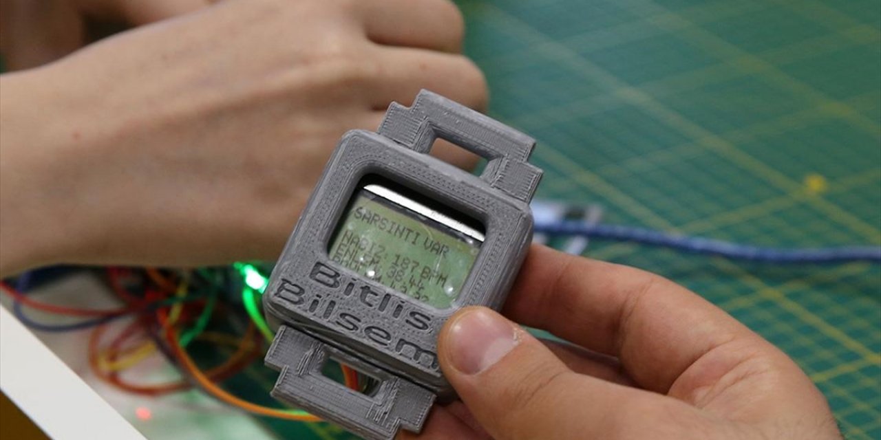 Bilsem Öğrencileri, "hayatta Kalma Destek Bilekliği" İle Teknofest'te Yarışacak