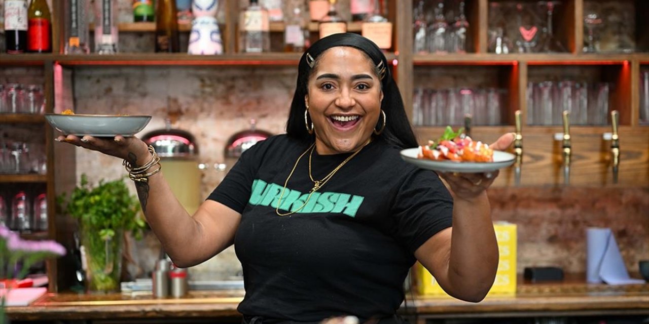 KKTC'li Baba İle Jamaikalı Annenin Londralı Şef Kızından "jurkish" Tatlar