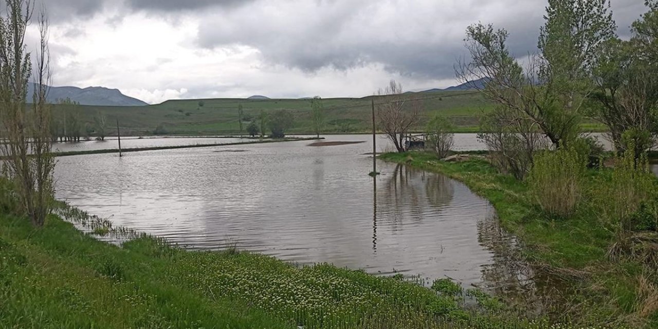 Erzincan’da Sağanak Sonrası Bazı Tarım Arazileri Su Altında Kaldı