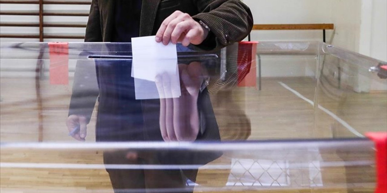 Polonya'da Halk, Cumhurbaşkanı Seçimi İçin Yarın Sandık Başına Gidiyor