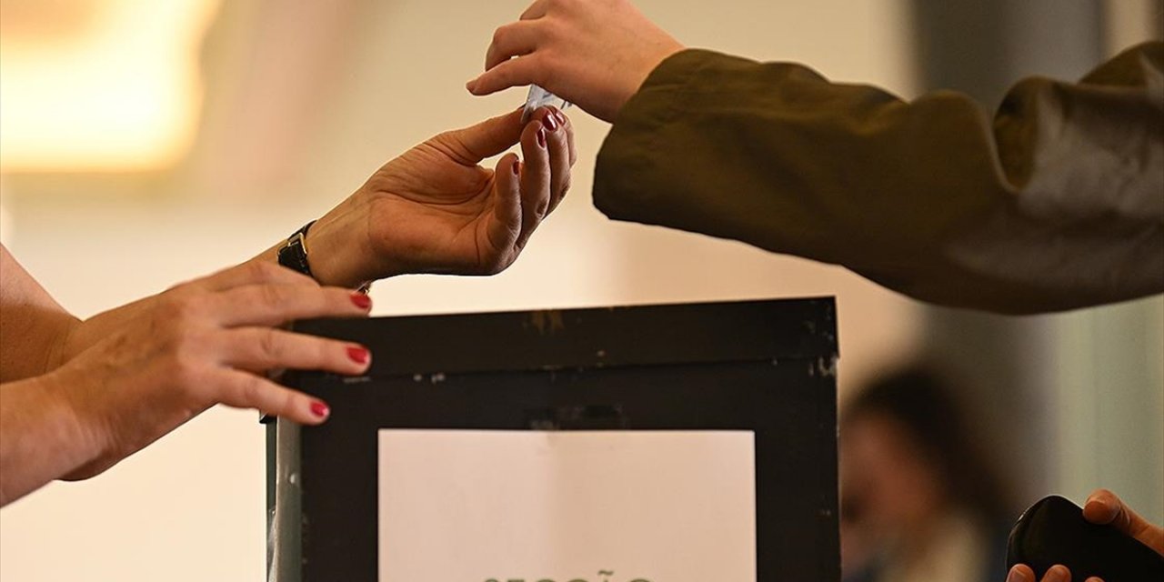 Portekiz'de Sandık Başı Anket Sonuçlarına Göre Sağ İttifak Seçimleri Kazandı