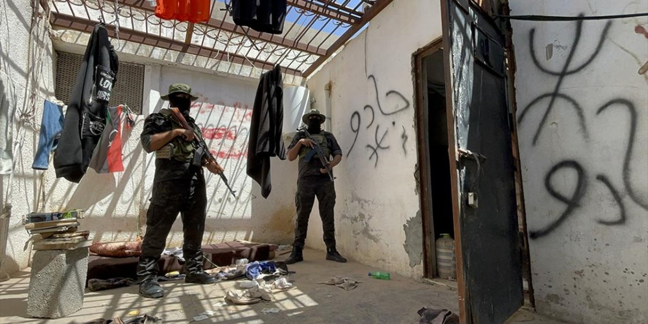 AA, Trablus’ta Hükümet Güçlerinin Kontrolüne Geçen Gıneyve Milislerinin Karargahını Görüntüledi