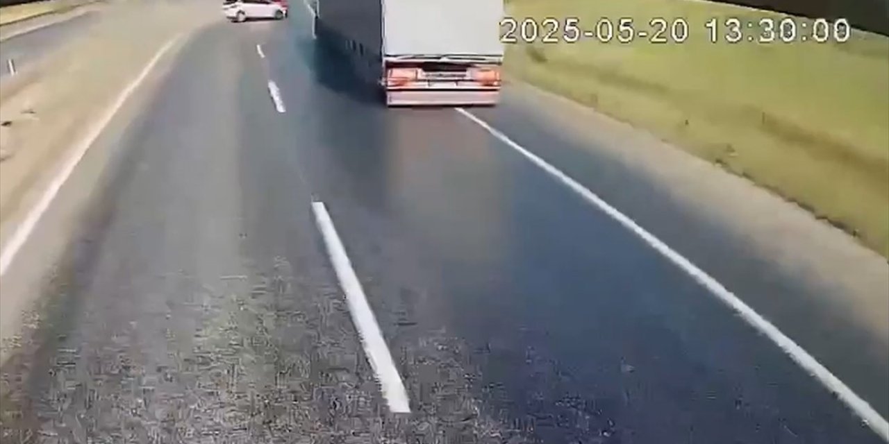 Batman'da Şarampole Devrilen Otomobilin Sürücüsü Yaralandı