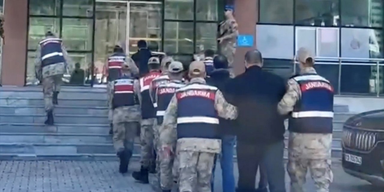 Terör Örgütü Deaş'a Yönelik Operasyonlarda  298 Şüpheli Yakalandı