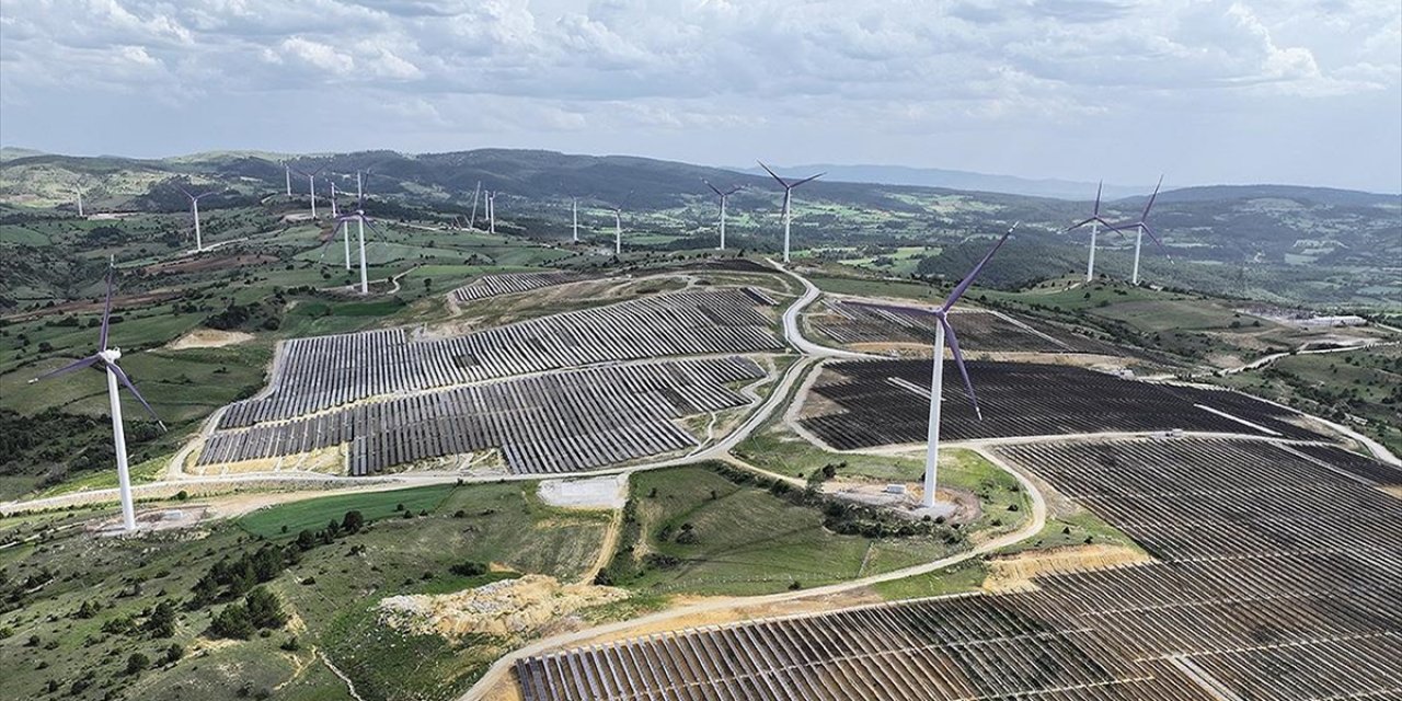 Türkiye Yenilenebilir Enerji Kurulu Gücünü 2035'e Kadar 120 Bin Megavata Çıkarmayı Hedefliyor