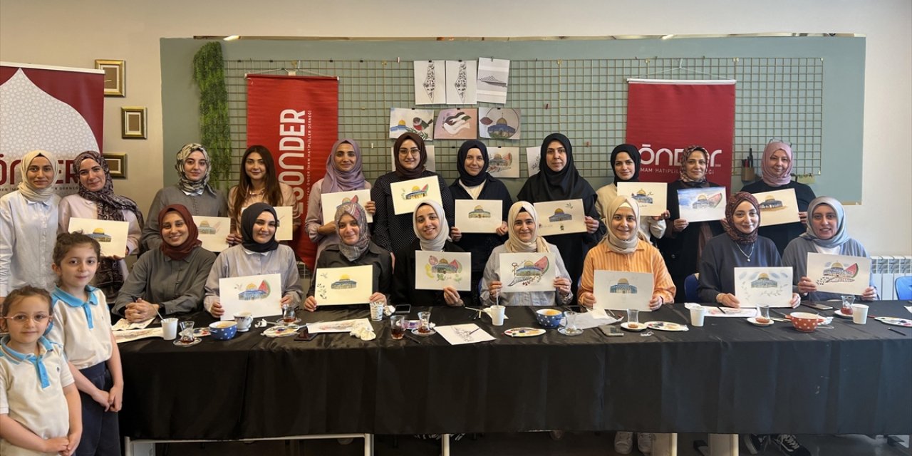 Eyüpsultan'daki Öğretmenlerden Gazze'ye Resimli Destek