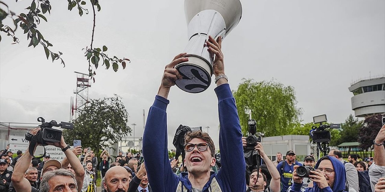 Avrupa Ligi Şampiyonu Fenerbahçe Beko, Yurda Döndü