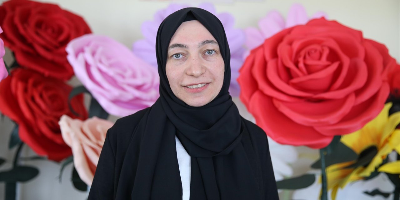 "Solmayan Çiçek" Hayali Meslek Sahibi Yaptı