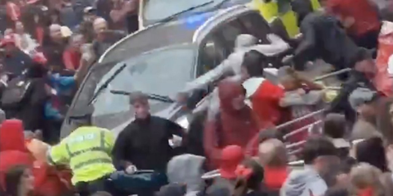 Liverpool'da Araçla Kalabalığa Dalan İngiliz, Cinayete Teşebbüs Ve Uyuşturucu Suçlarından Gözaltında